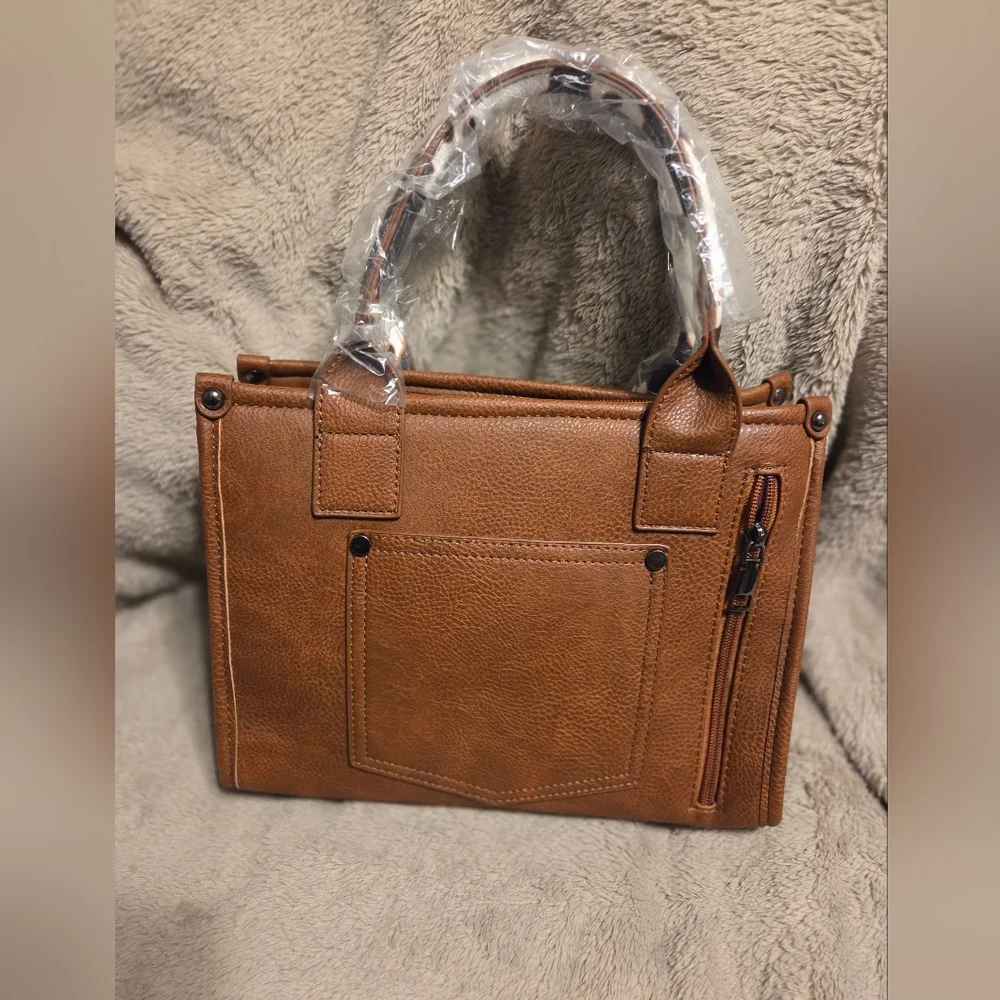 Stylish Black and Brown Women's Handbag, Wrangler Style (Not Authentic Wrangler) - Picture 6 of 7